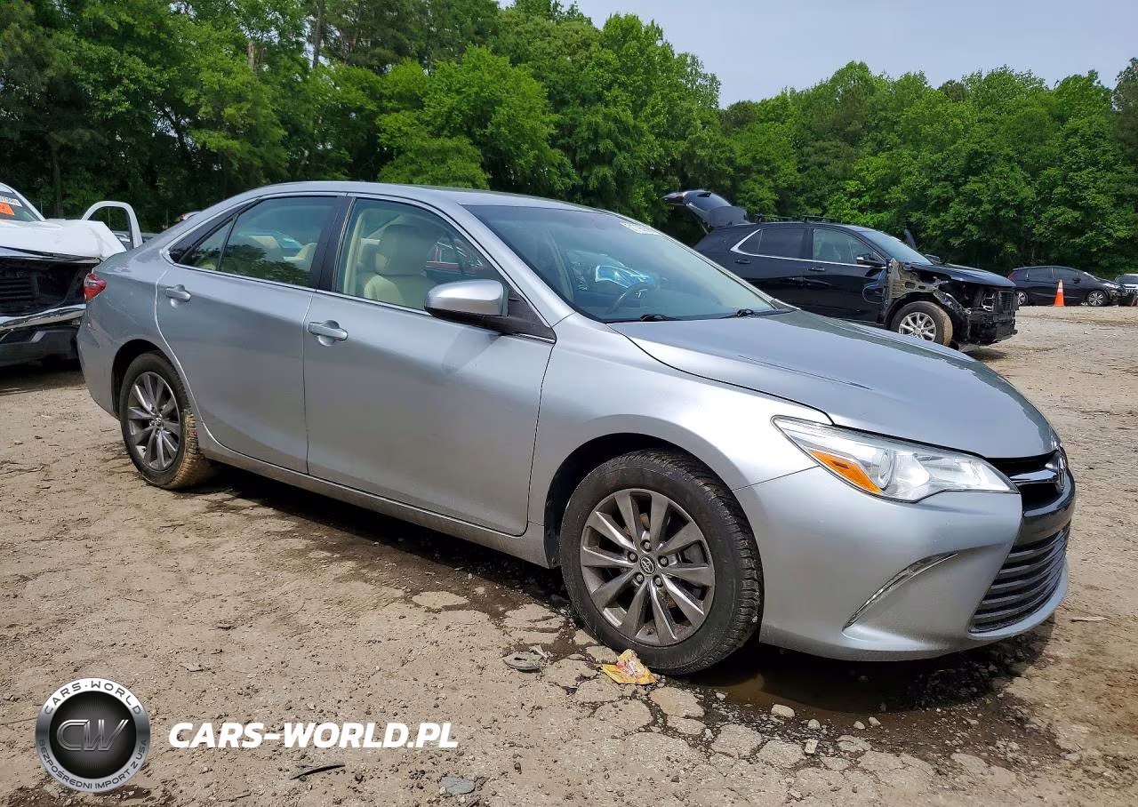 2016 Toyota Camry Xle VIN:4T4BF1FK6GR571891 - 4