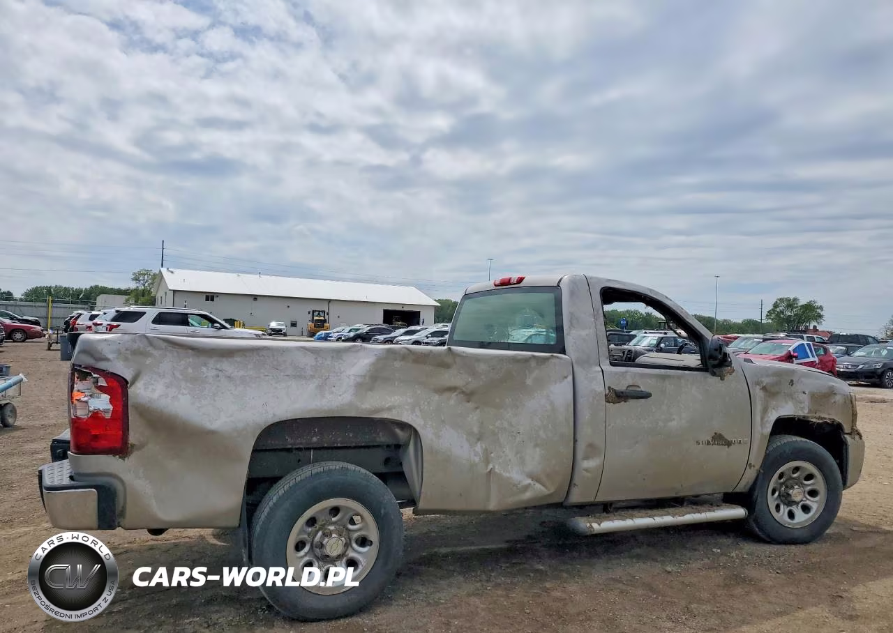 2008 Chevrolet Silverado C1500 VIN:1GCEC14XX8Z282746 - 3