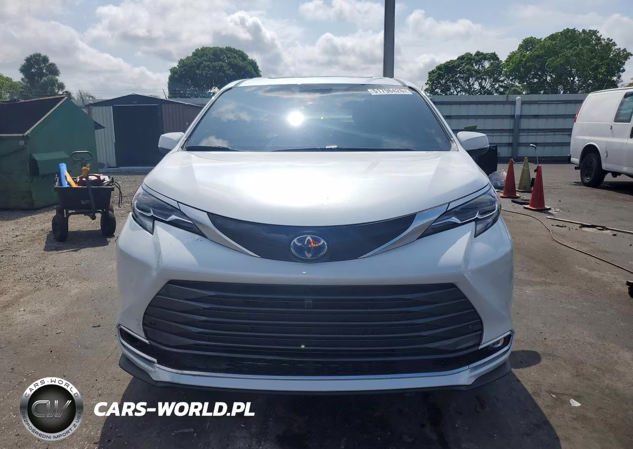 2025 Toyota Sienna Platinum 7-Passenger VIN:5TDERKEC2SS265884 - 5