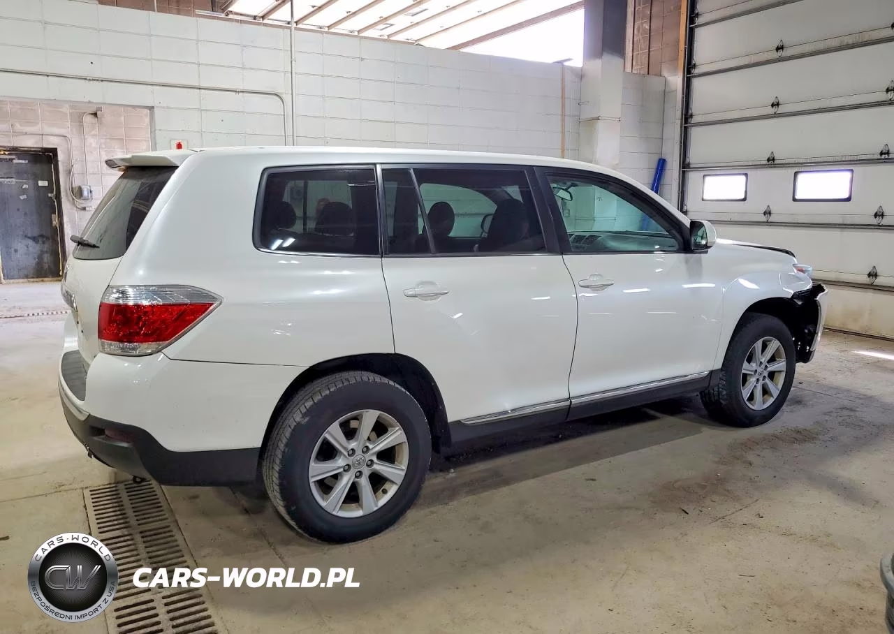 2013 Toyota Highlander Base VIN:5TDBK3EH7DS231385 - 3