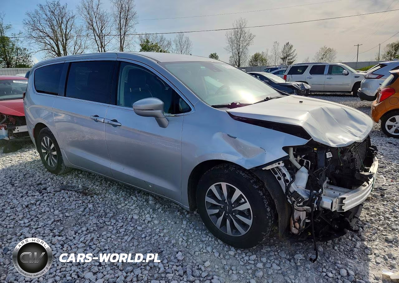 2022 Chrysler Pacifica Hybrid Touring L VIN:2C4RC1L72NR134891 - 4