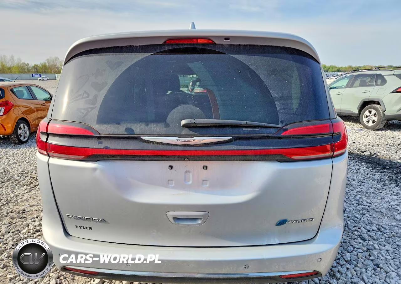 2022 Chrysler Pacifica Hybrid Touring L VIN:2C4RC1L72NR134891 - 6