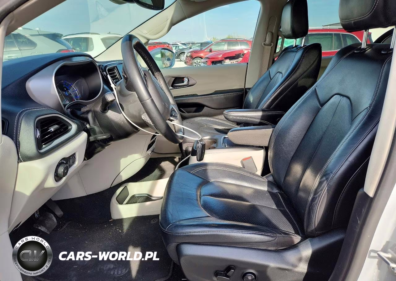 2022 Chrysler Pacifica Hybrid Touring L VIN:2C4RC1L72NR134891 - 7