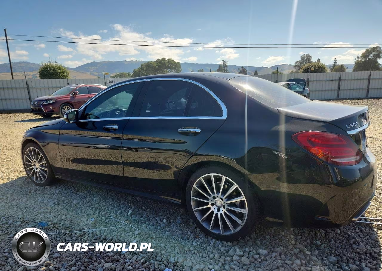 2015 Mercedes-Benz C 300 4Matic VIN:55SWF4KB8FU007740 - 2