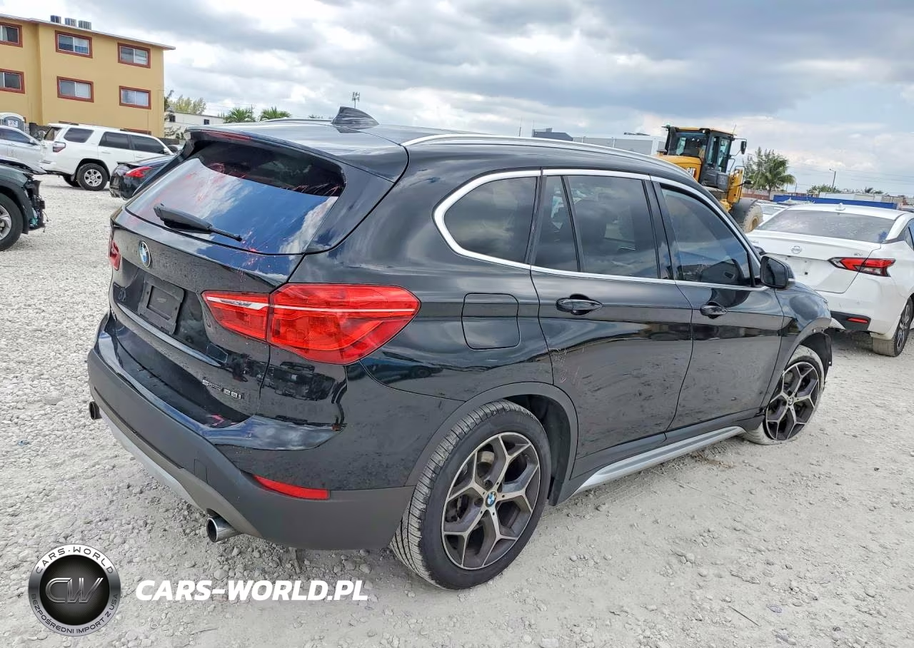 2018 BMW X1 Sdrive28I VIN:WBXHU7C39J5L07826 - 3