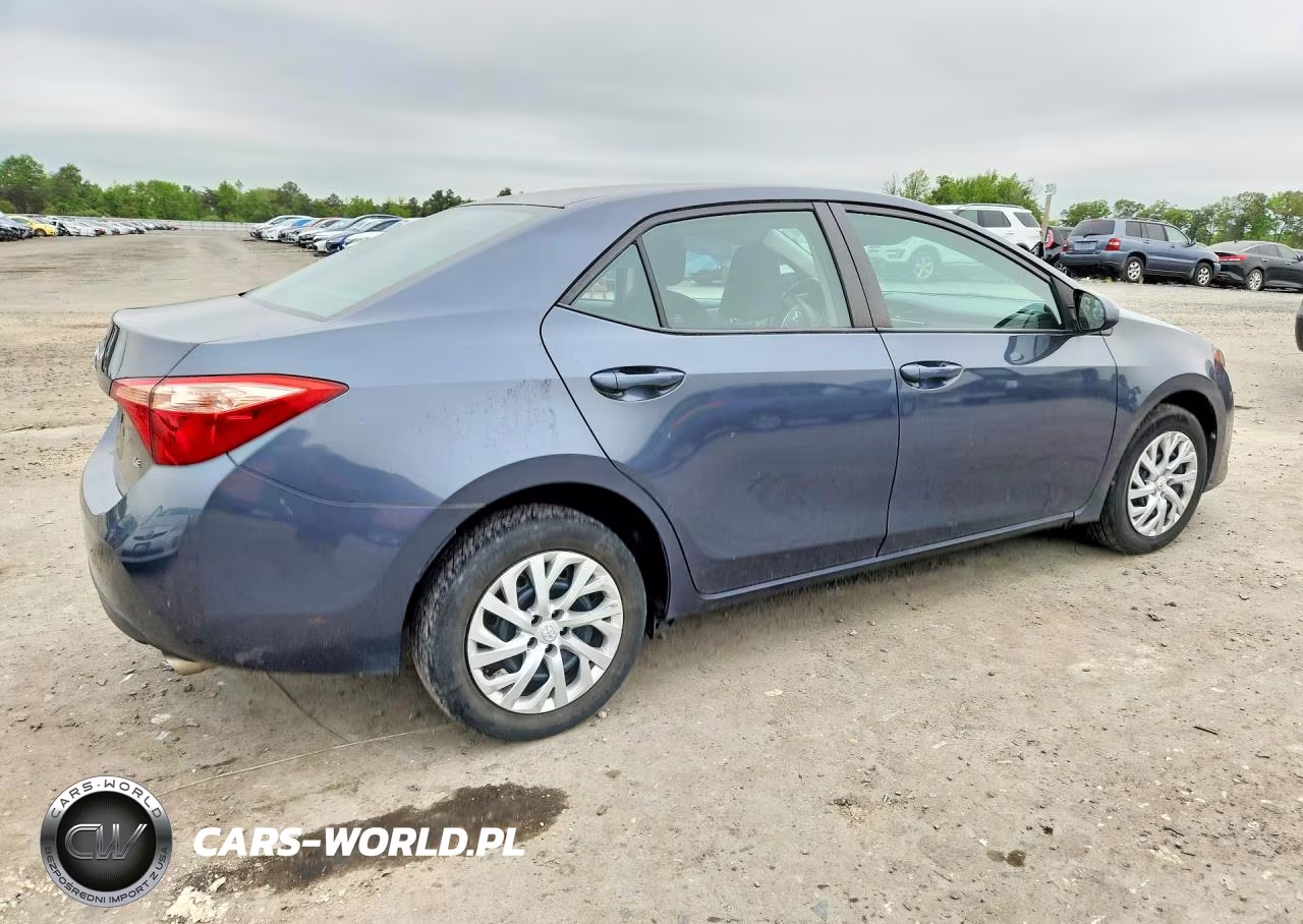 2017 Toyota Corolla Le VIN:5YFBURHE0HP730249 - 3