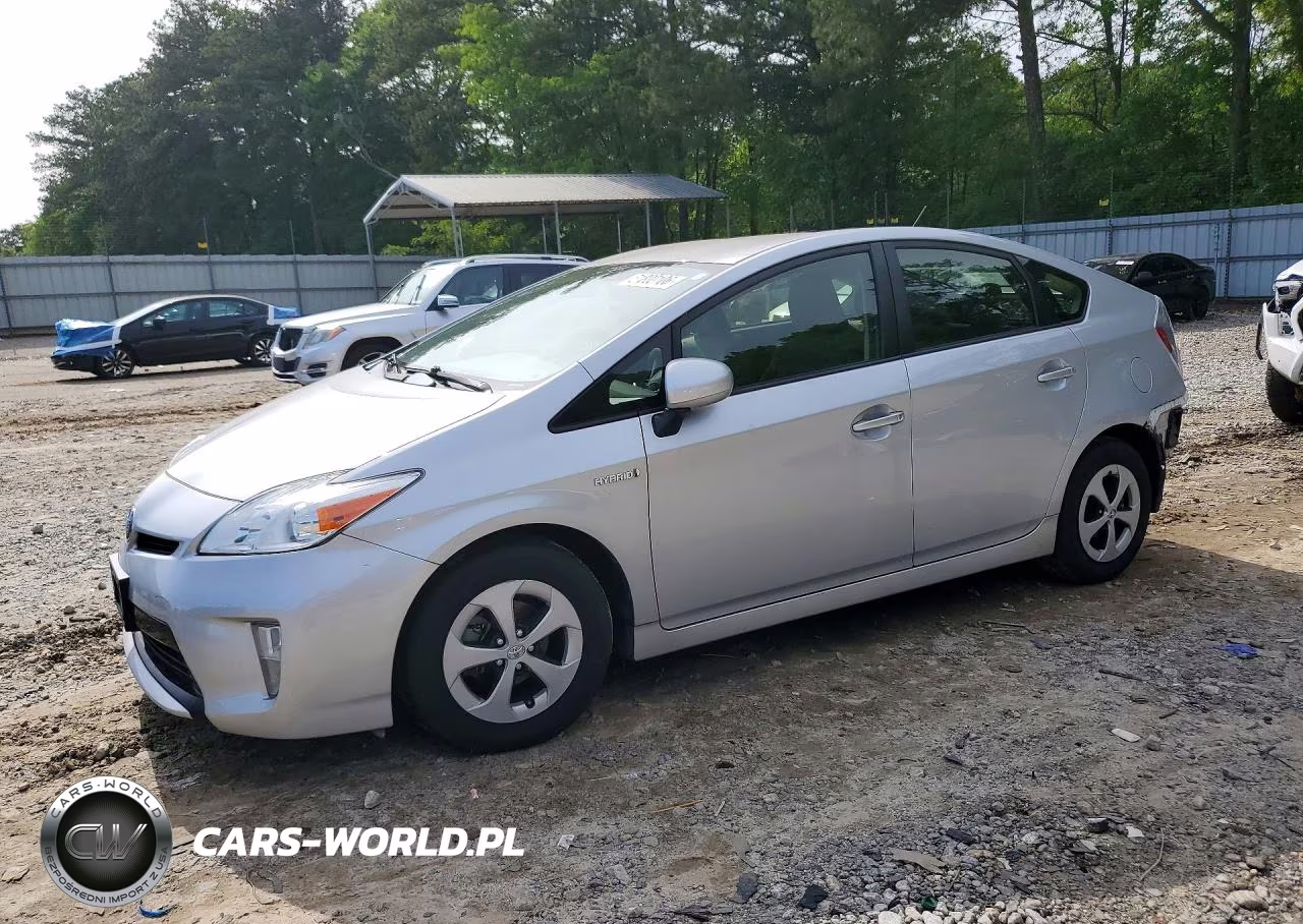 2015 Toyota Prius Two – zdjęcie 1 z 12