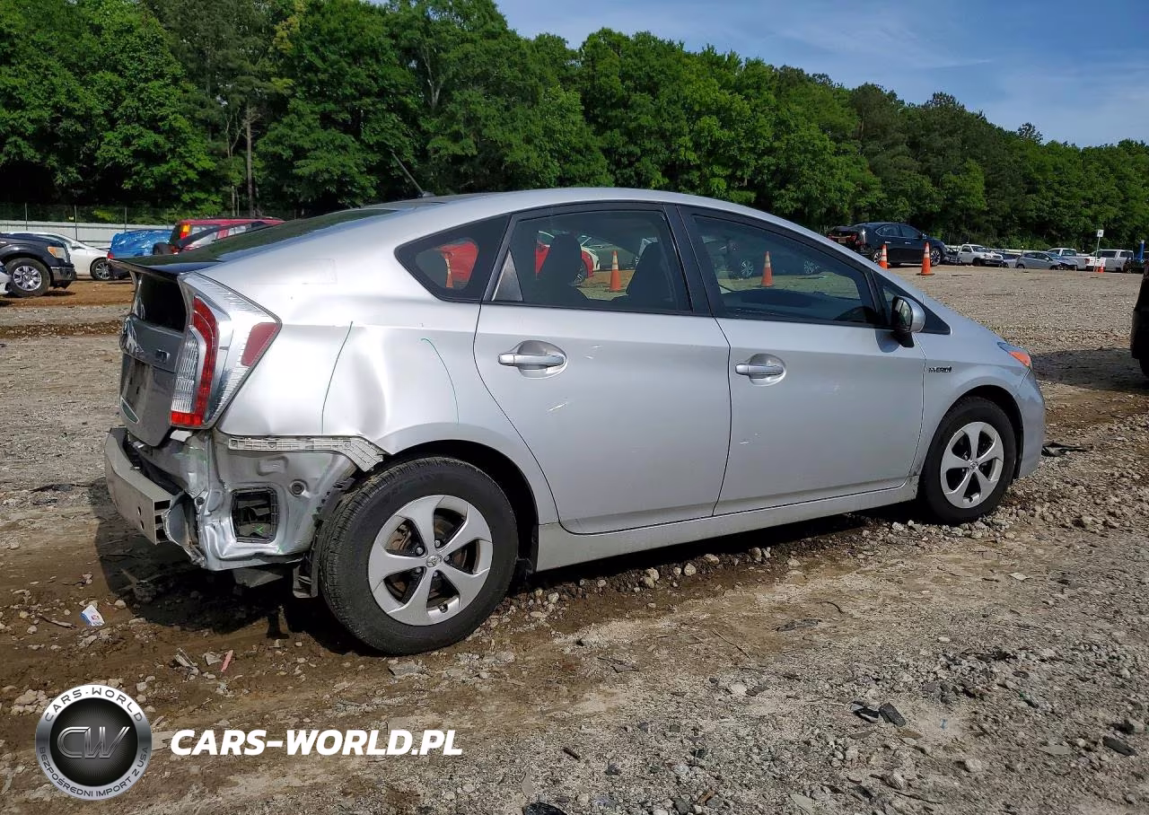 2015 Toyota Prius Two VIN:JTDKN3DU4F0433046 - 3