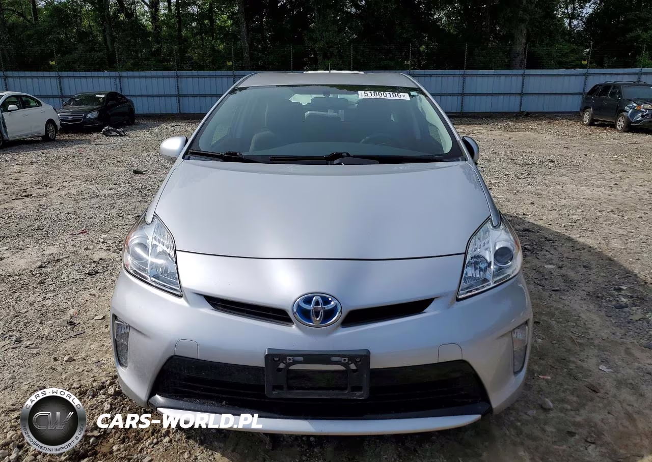 2015 Toyota Prius Two VIN:JTDKN3DU4F0433046 - 5