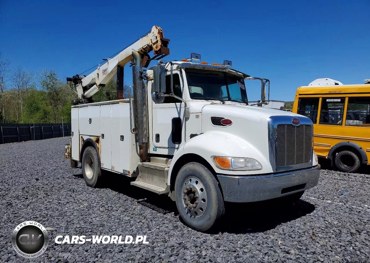 2014 Peterbilt 337 Railroad Service Truck