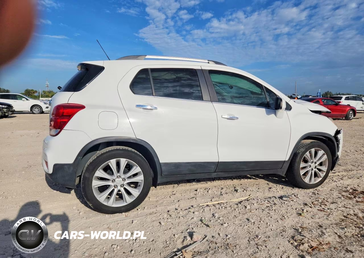 2017 Chevrolet Trax Premier VIN:3GNCJMSBXHL141843 - 3