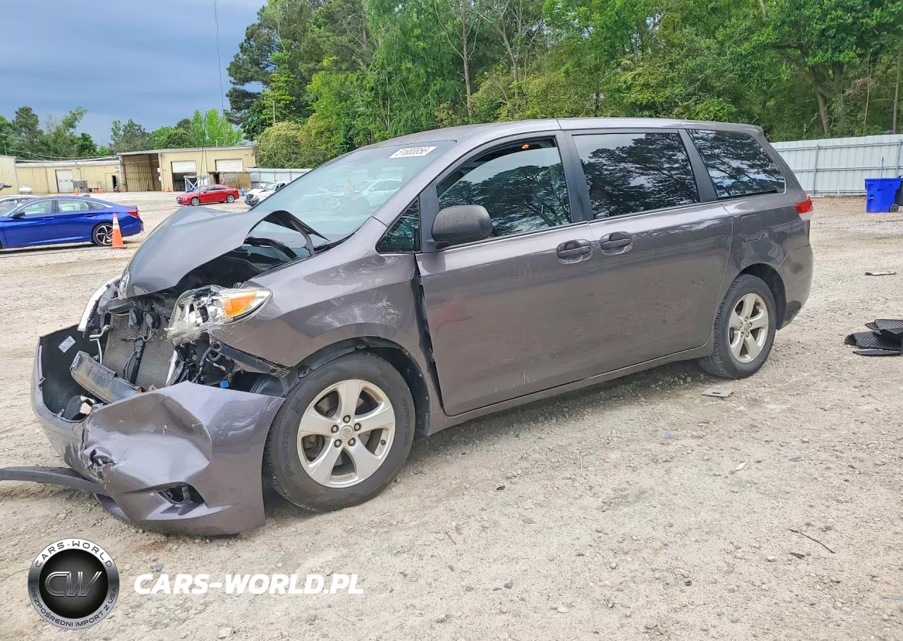 2013 Toyota Sienna L 7-Passenger