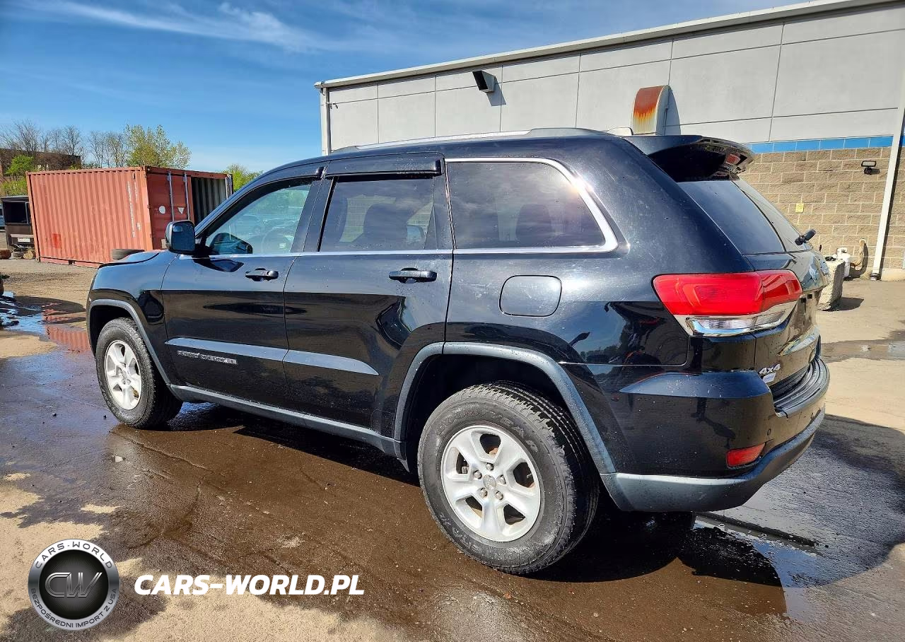 2017 Jeep Grand Cherokee Laredo VIN:1C4RJFAGXHC634834 - 2