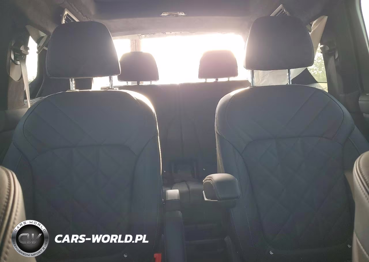 2023 BMW X7 xDrive40I VIN:5UX23EM03P9P31050 - 10
