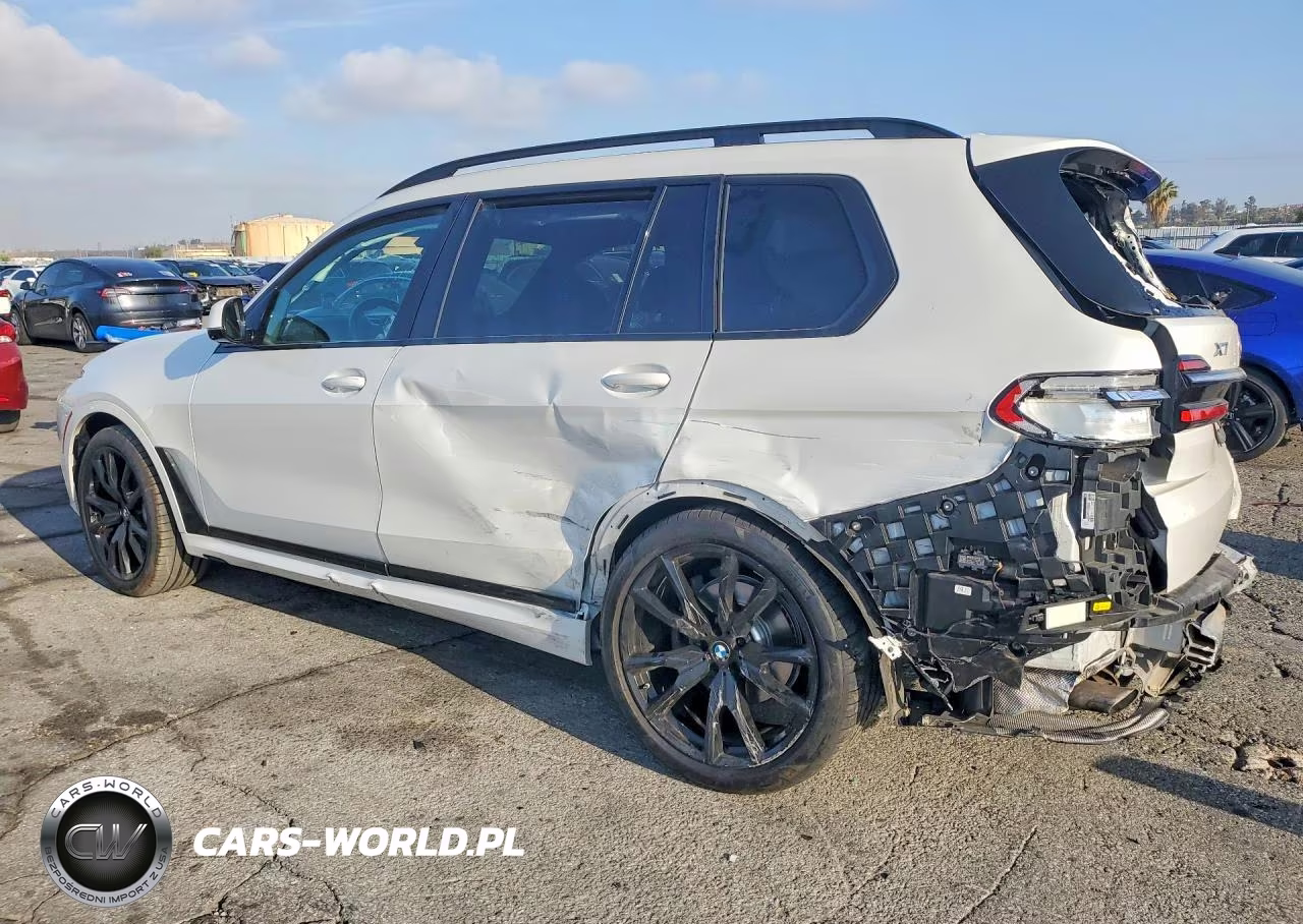 2023 BMW X7 xDrive40I VIN:5UX23EM03P9P31050 - 2