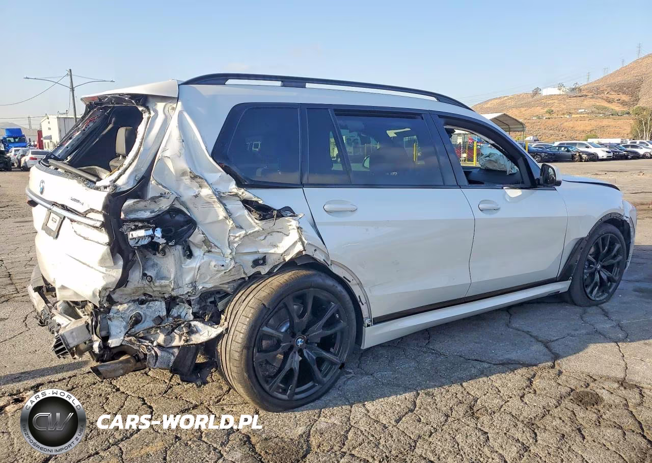 2023 BMW X7 xDrive40I VIN:5UX23EM03P9P31050 - 3