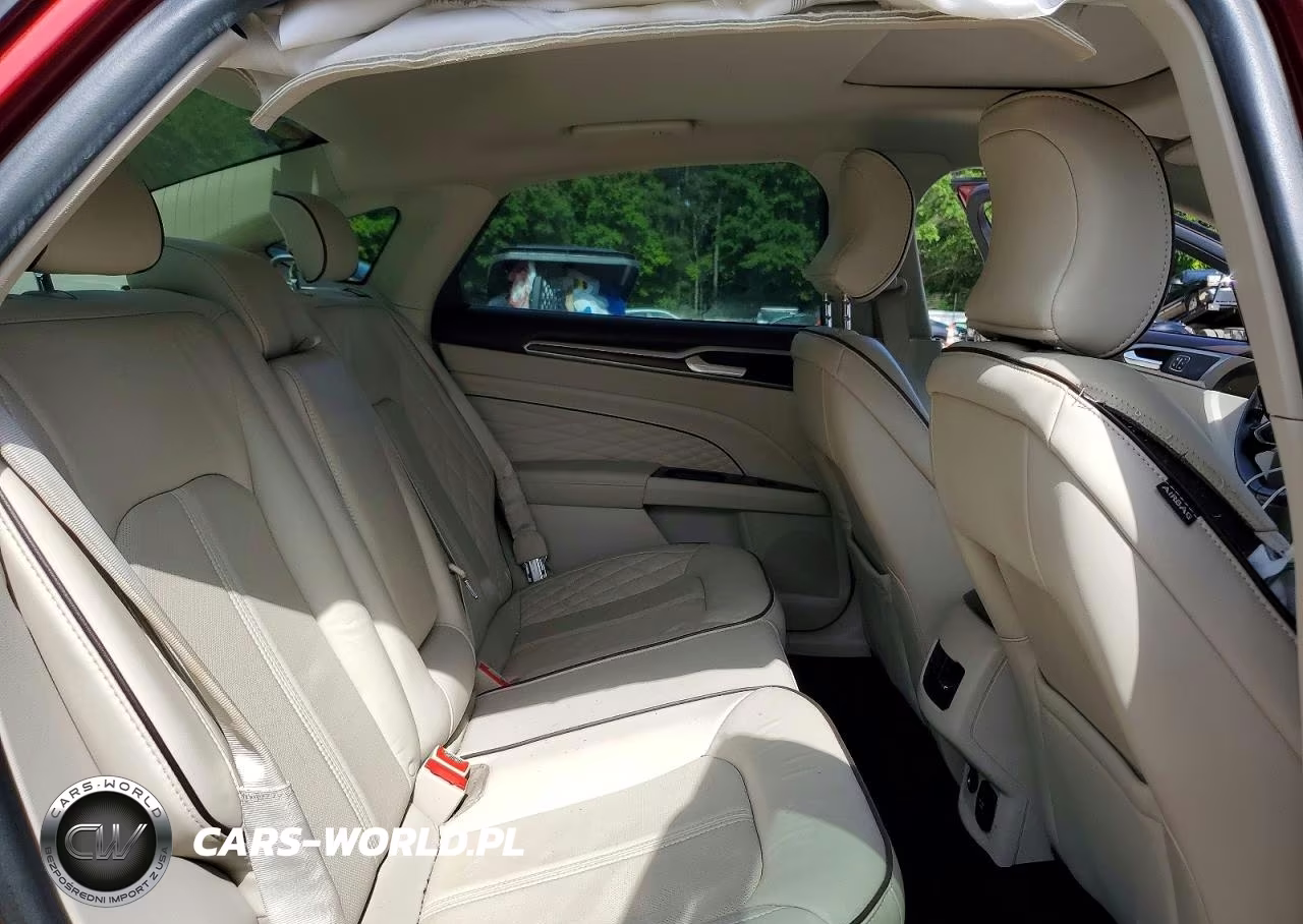 2018 Ford Fusion Titanium VIN:3FA6P0RU5JR119746 - 10