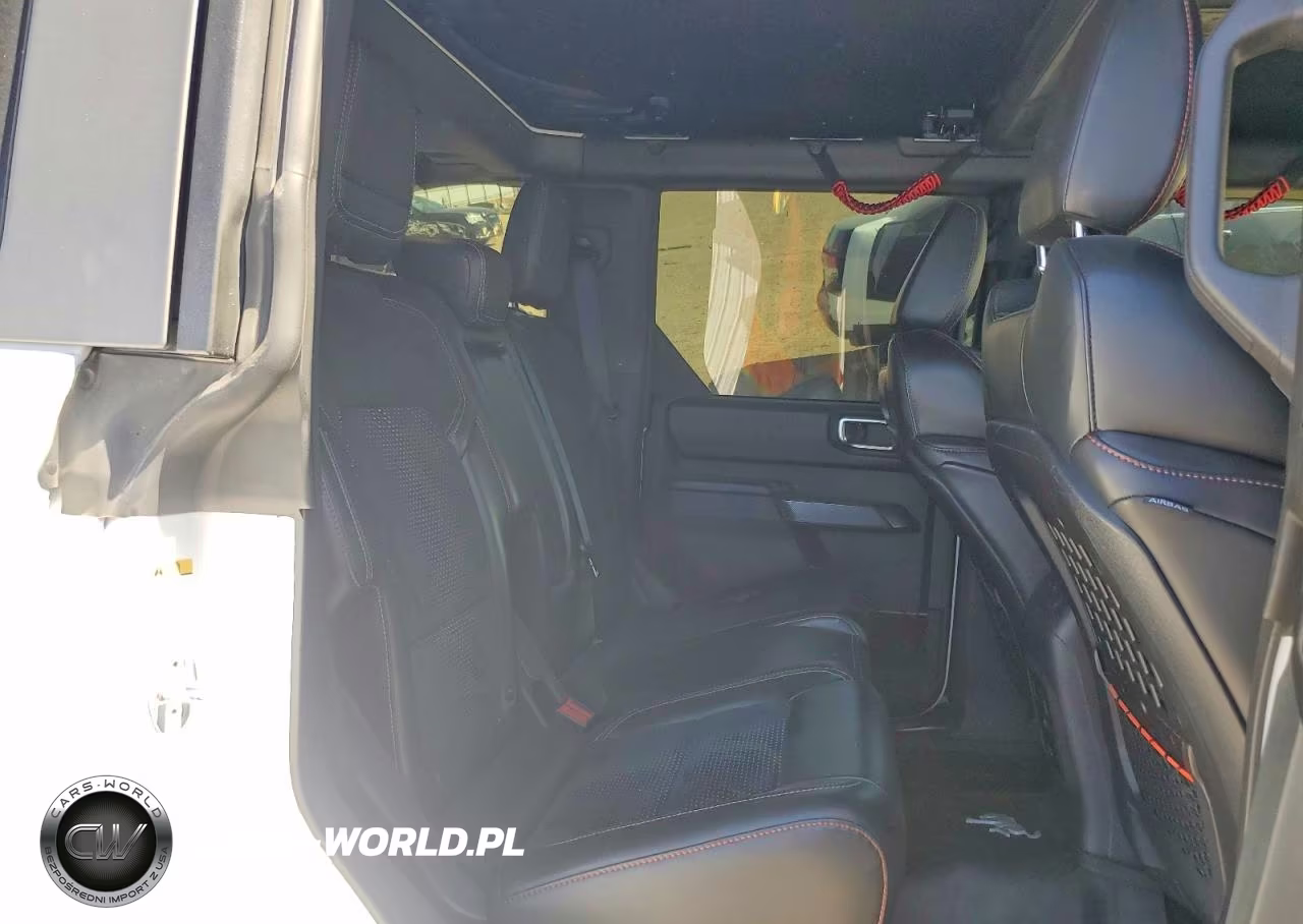 2024 Ford Bronco Raptor VIN:1FMEE0RR6RLA48358 - 10