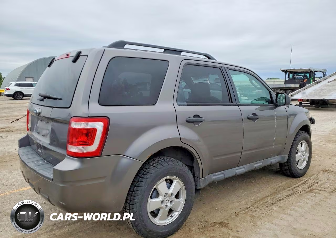 2012 Ford Escape Xlt VIN:1FMCU9D7XCKB18834 - 3