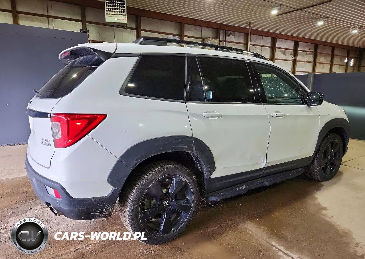2021 Honda Passport Elite VIN:5FNYF8H06MB022774 - 3
