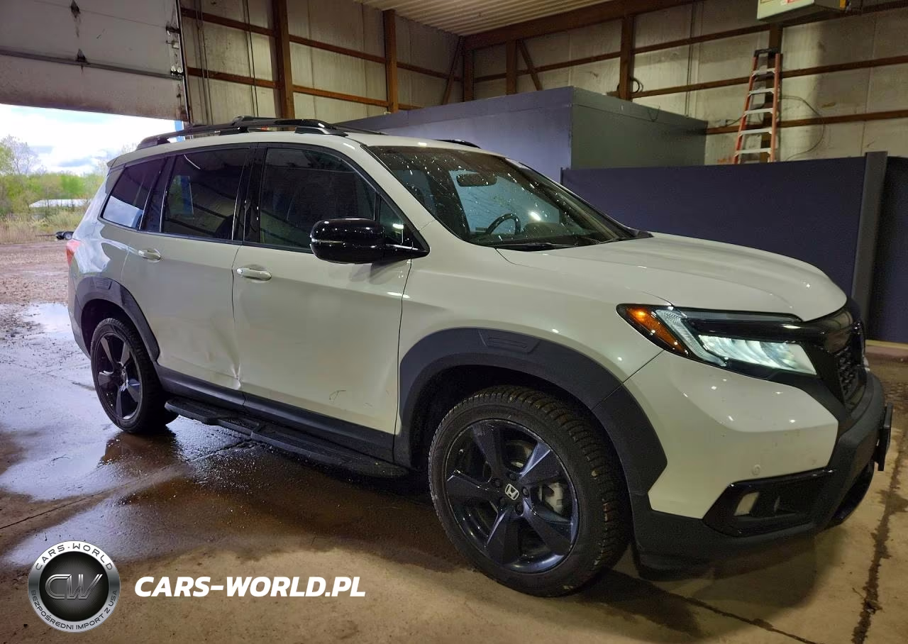2021 Honda Passport Elite VIN:5FNYF8H06MB022774 - 4