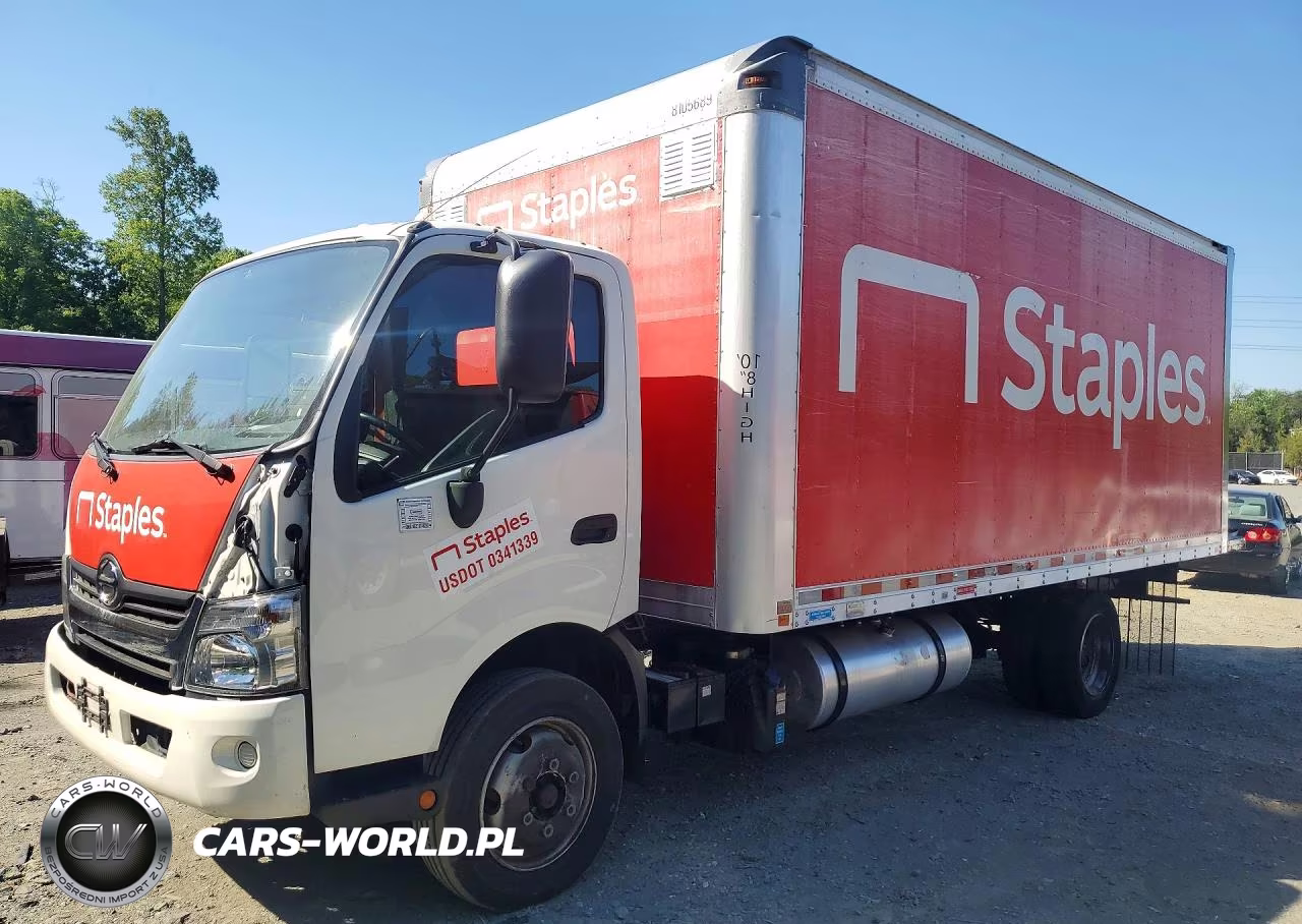 2017 Hino 195
