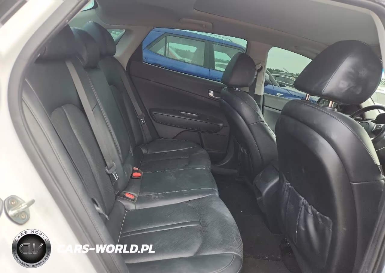 2020 Kia Optima Special Edition VIN:5XXGT4L33LG441921 - 10