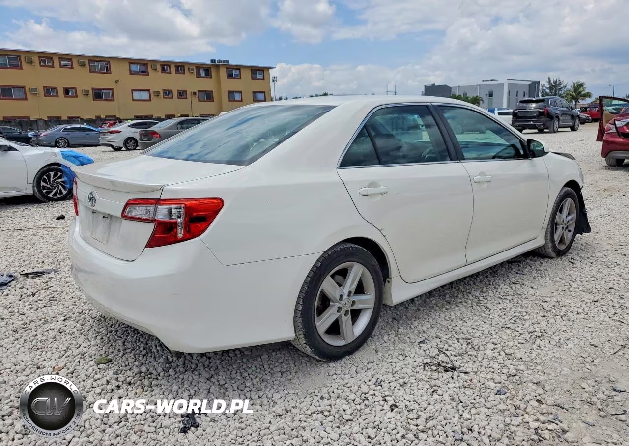 2014 Toyota Camry Se VIN:4T1BF1FK6EU444226 - 3