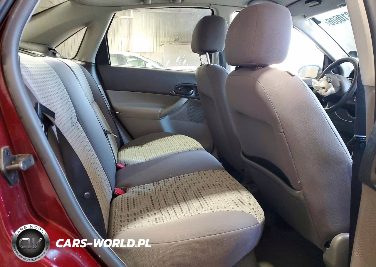 2007 Ford Focus Zx4 VIN:1FAHP34N67W185917 - 10