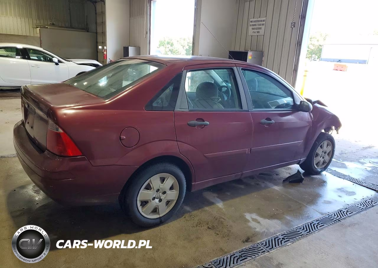 2007 Ford Focus Zx4 VIN:1FAHP34N67W185917 - 3