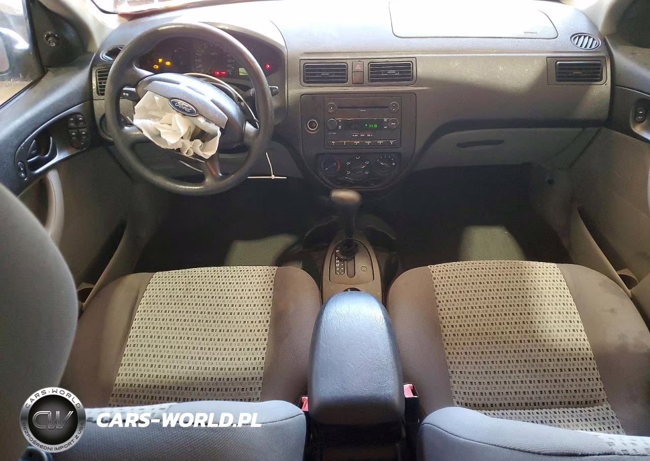 2007 Ford Focus Zx4 VIN:1FAHP34N67W185917 - 8