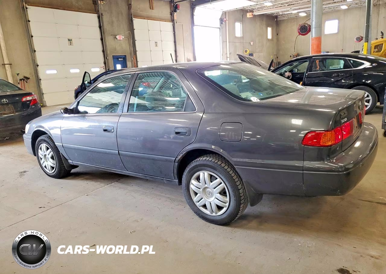 2001 Toyota Camry Le VIN:4T1BG22K21U863144 - 2