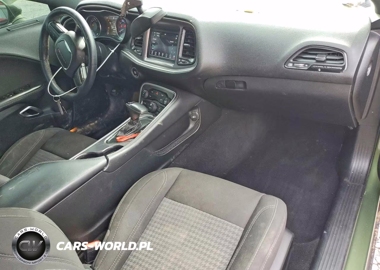 2019 Dodge Challenger Sxt VIN:2C3CDZAG7KH744683 - 8