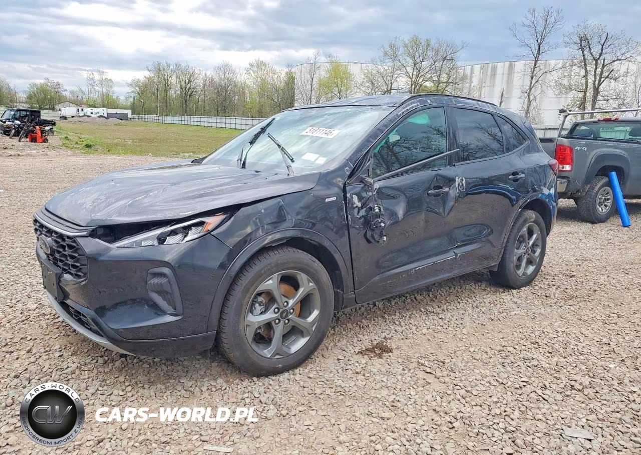 2023 Ford Escape St Line