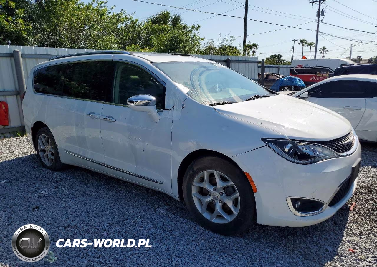 2018 Chrysler Pacifica Limited VIN:2C4RC1GG1JR251642 - 4