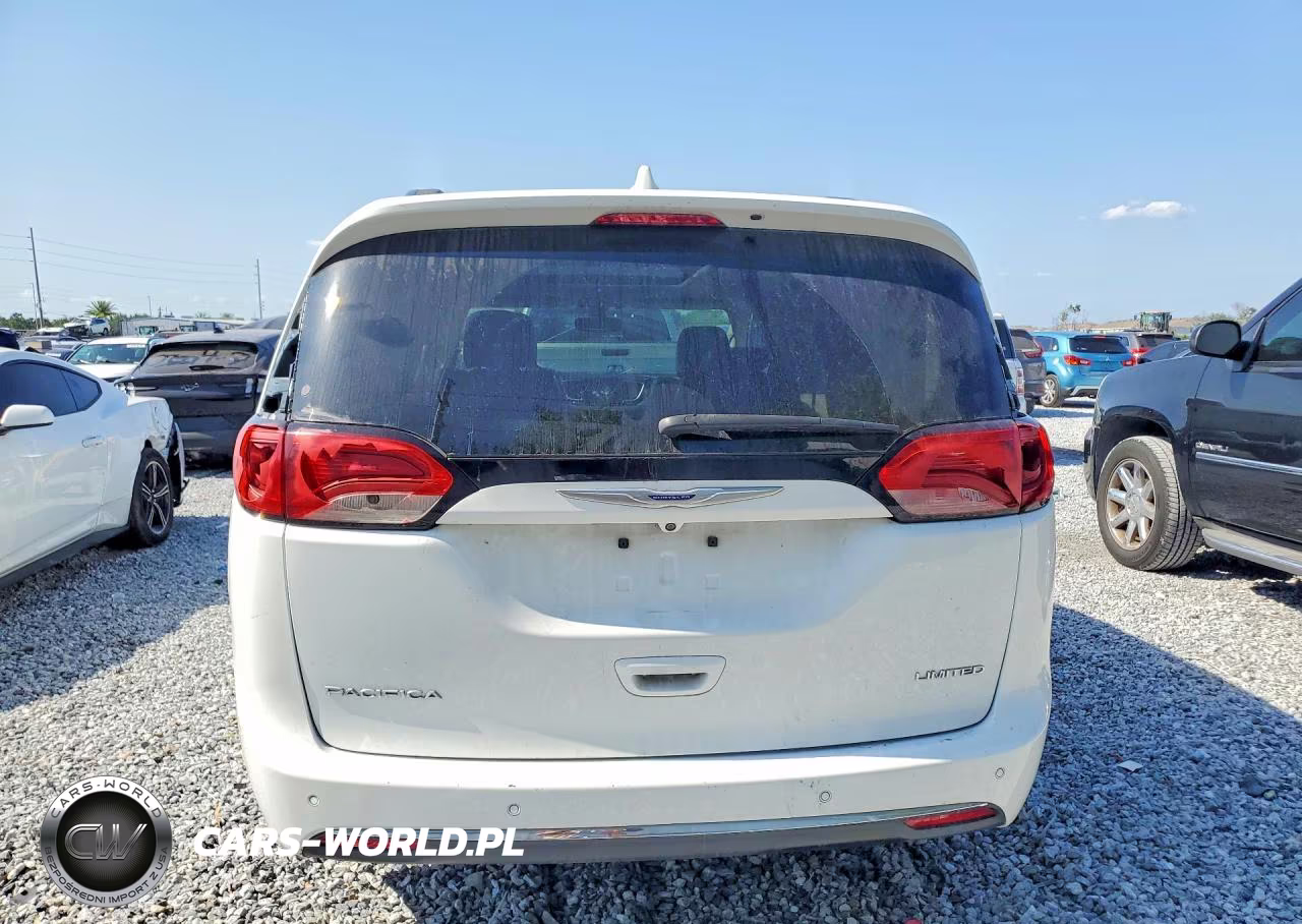 2018 Chrysler Pacifica Limited VIN:2C4RC1GG1JR251642 - 6