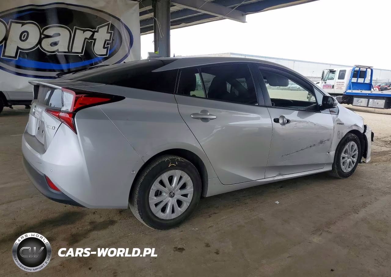 2019 Toyota Prius Le VIN:JTDKARFU1K3077336 - 3