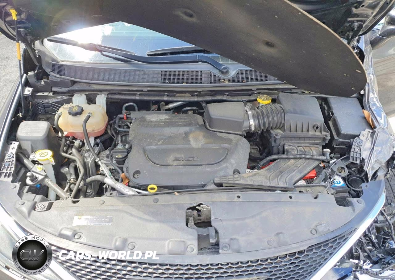2019 Chrysler Pacifica Touring Plus VIN:2C4RC1FG8KR738081 - 12