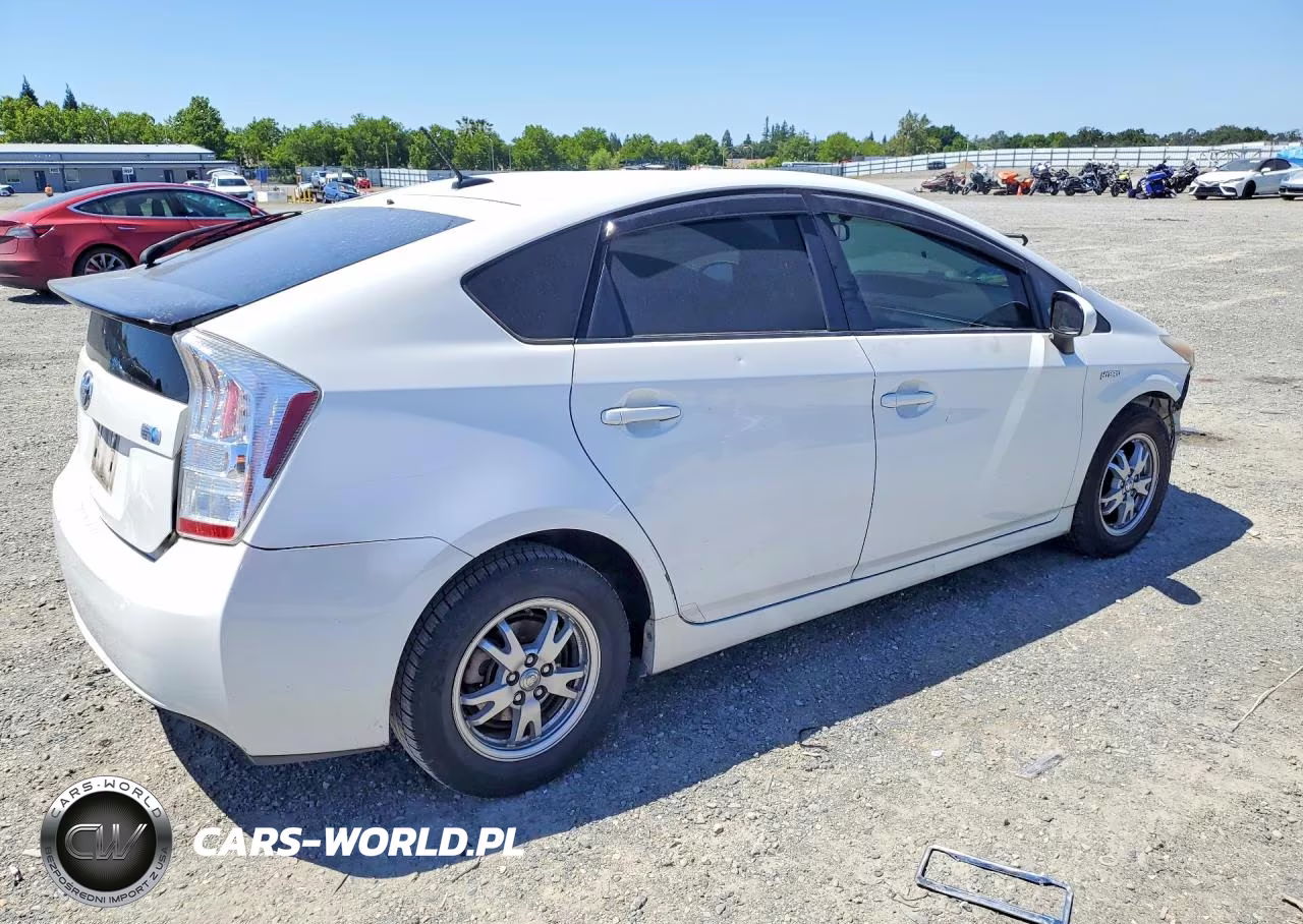 2011 Toyota Prius Two VIN:JTDKN3DU9B0249487 - 3