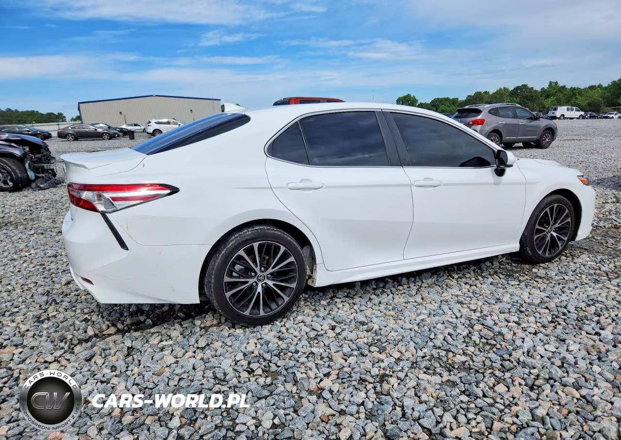 2020 Toyota Camry Se VIN:4T1G11AK3LU394524 - 3