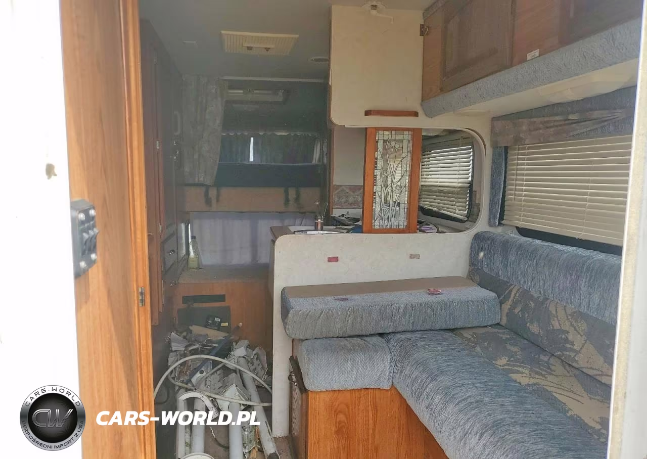 1999 Fleetwood Caribou Camper VIN:1EJ6M1109X2395672 - 5
