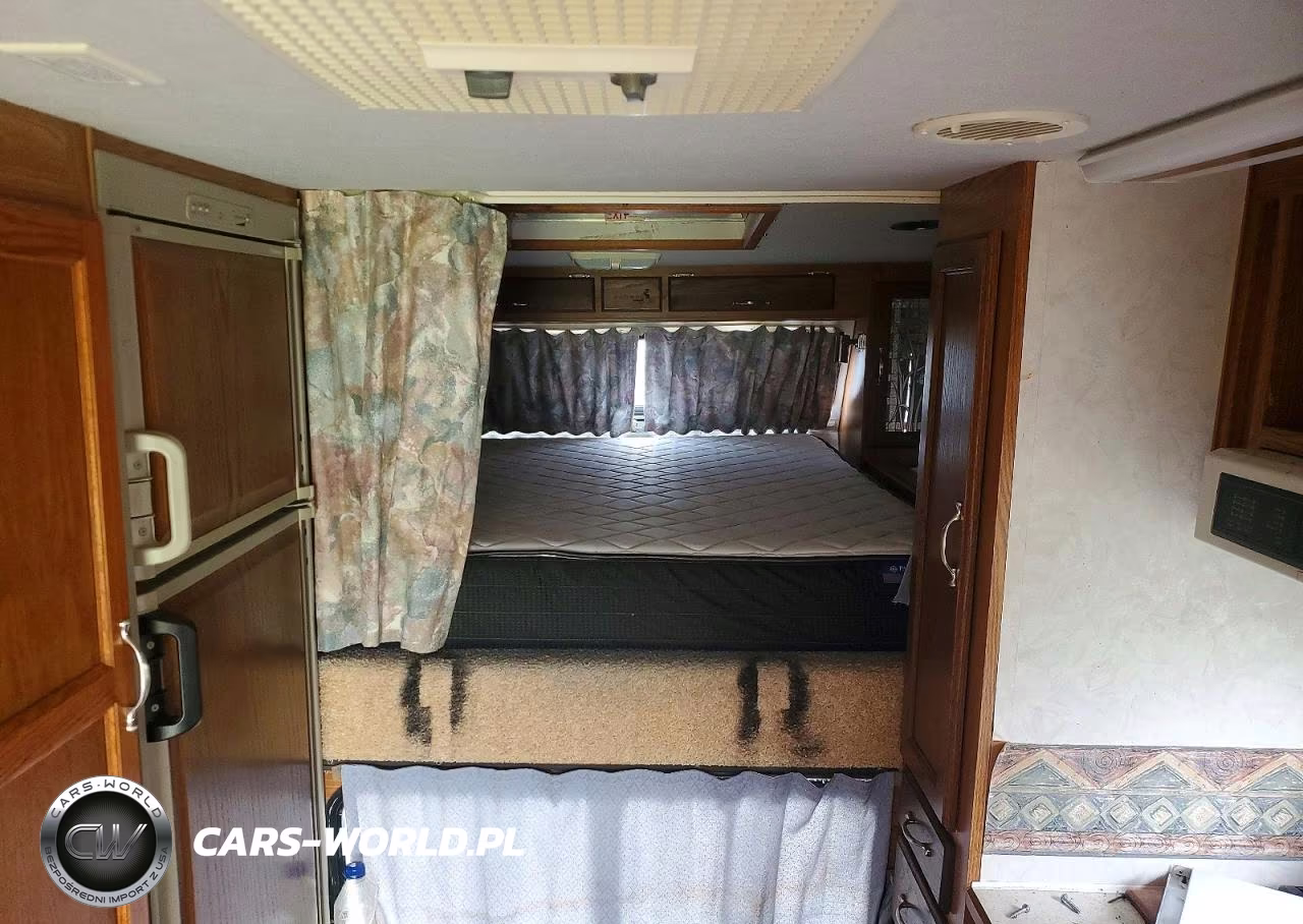 1999 Fleetwood Caribou Camper VIN:1EJ6M1109X2395672 - 6