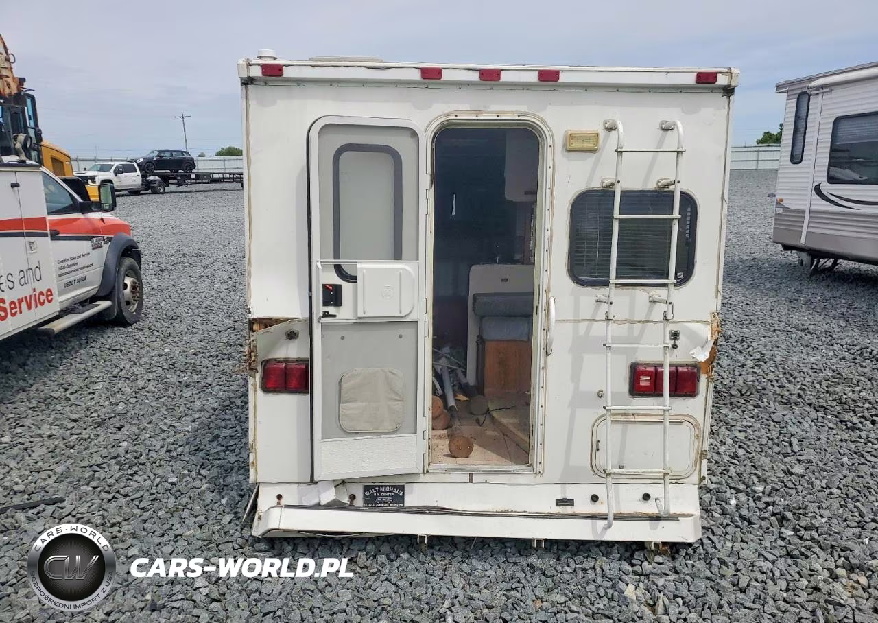 1999 Fleetwood Caribou Camper VIN:1EJ6M1109X2395672 - 8