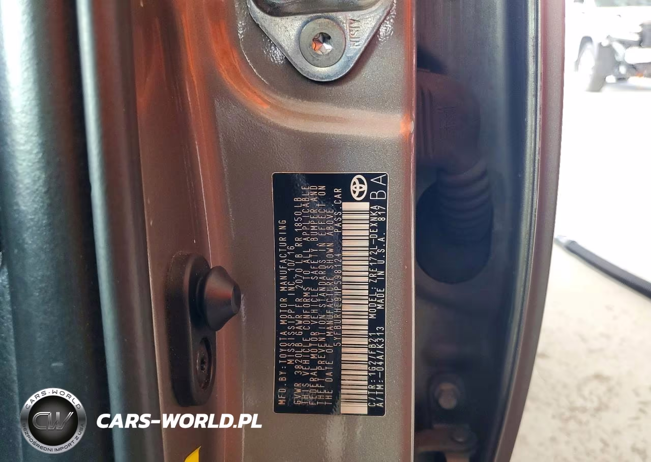 2017 Toyota Corolla Le VIN:5YFBURHE9HP598124 - 12