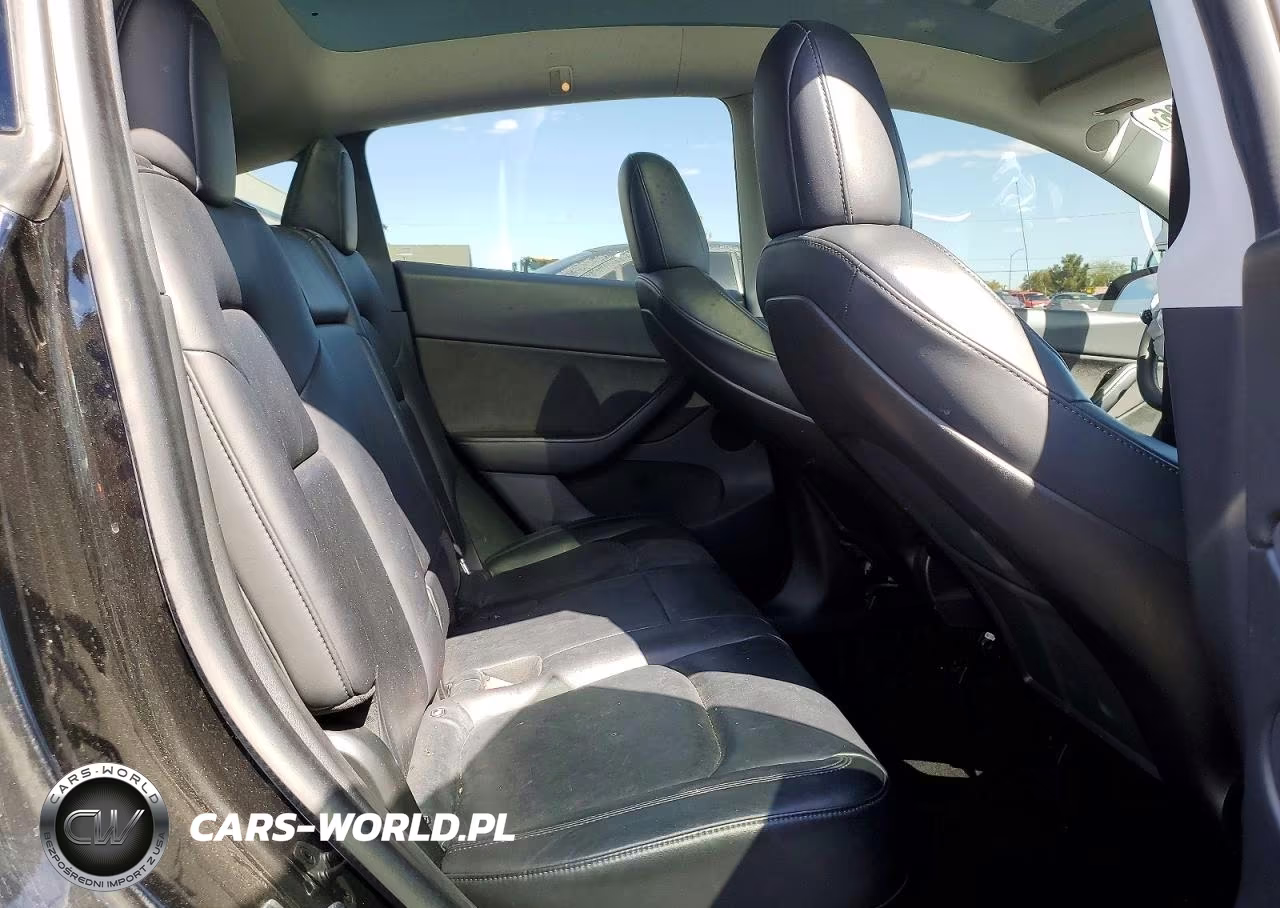2020 Tesla Model Y VIN:5YJYGDEF7LF014096 - 10