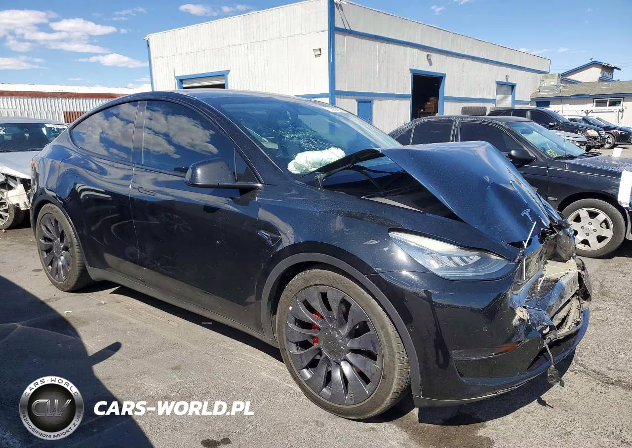 2020 Tesla Model Y VIN:5YJYGDEF7LF014096 - 4
