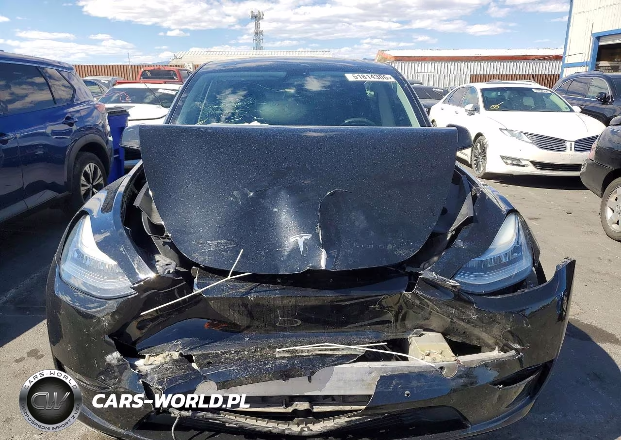 2020 Tesla Model Y VIN:5YJYGDEF7LF014096 - 5
