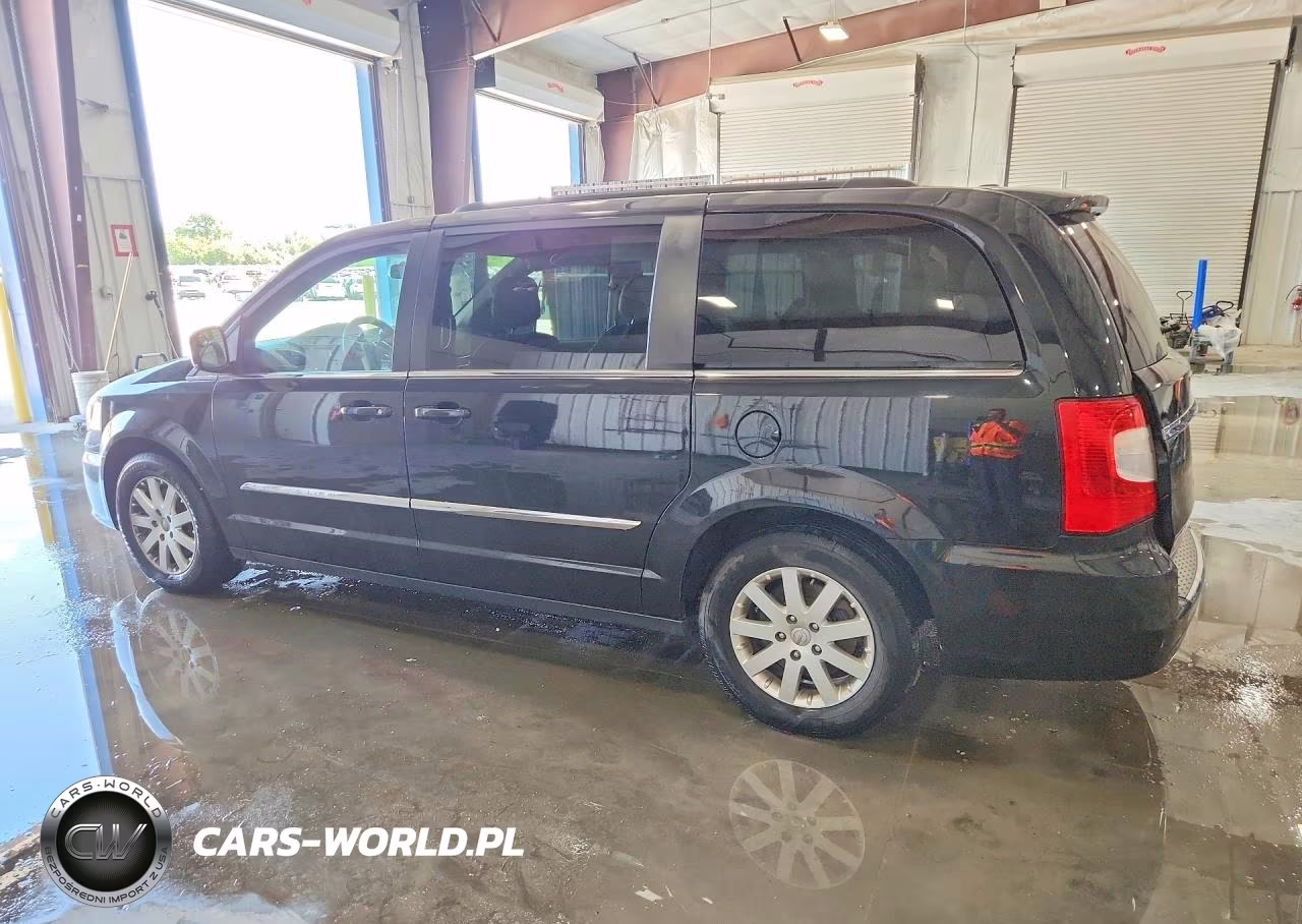 2016 Chrysler Town & Country Touring VIN:2C4RC1BG8GR199913 - 2