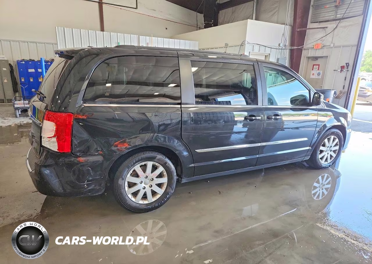 2016 Chrysler Town & Country Touring VIN:2C4RC1BG8GR199913 - 3