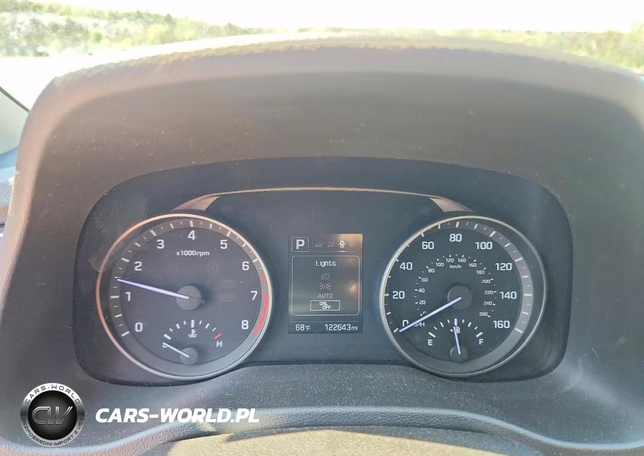 2017 Hyundai Elantra Value Edition VIN:5NPD84LF0HH182122 - 9